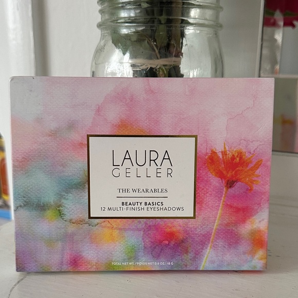 Laura Geller The Wearables Eyeshadow Palette - Beauty Basics - Picture 4 of 7